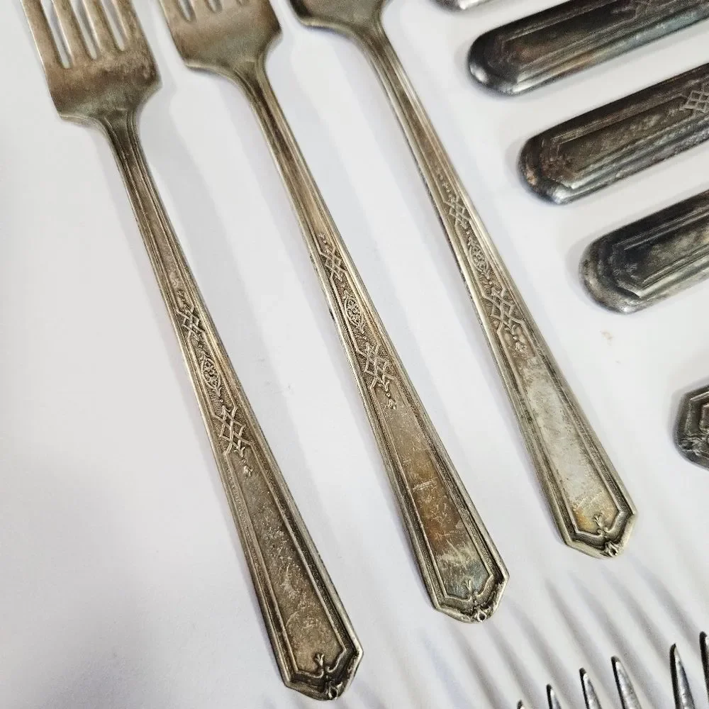 Antique Tudor Plate Oneida Mary Stuart Silver Plate Flatware Set 6 Service 20 Pc